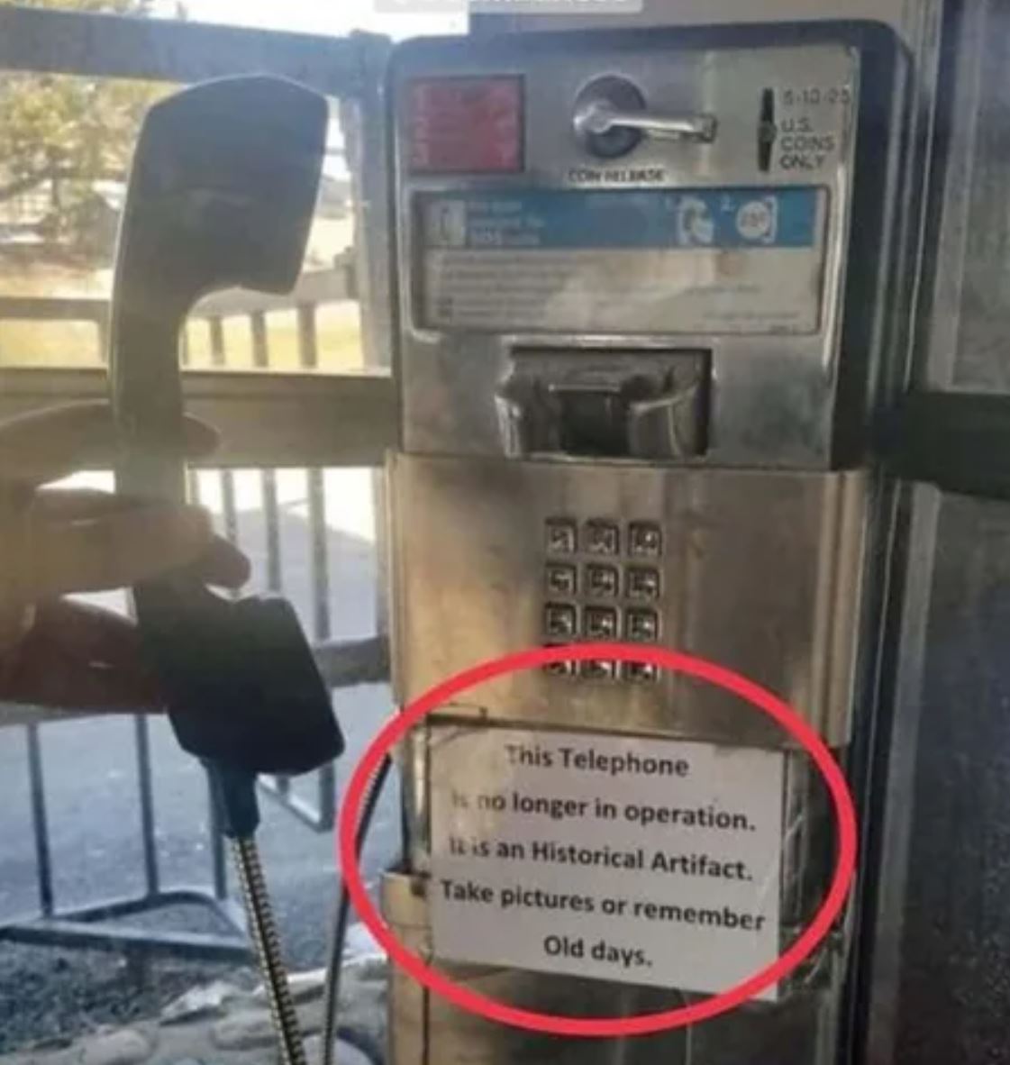 Ke njdete telefnny automat, e si zavolte....